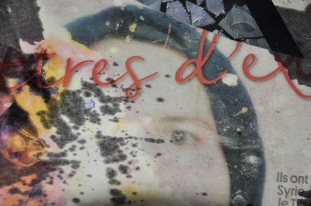 "Rette sich wer kann", 2015, Ruderboot Gesamtlänge 5,20m, Kollagen, Islamisten Armee aus 22 Kriegern